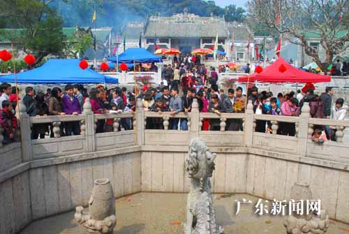 珠三角及港游客新春纷纷到道教名山罗浮山祈福