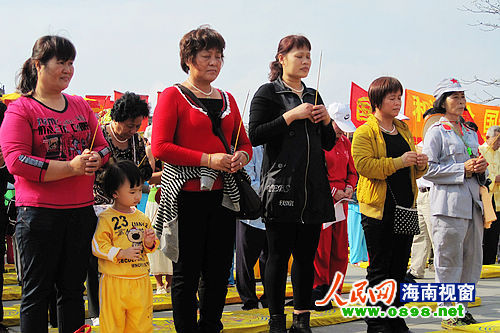 上万游客齐聚文笔峰祈福 共享民俗文化盛宴