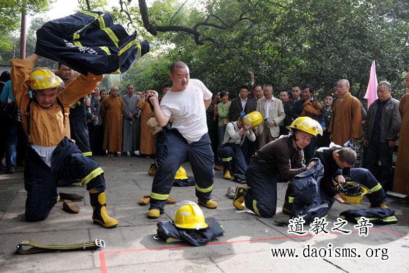 杭州举行首届宗教界消防运动会 五教信众参加