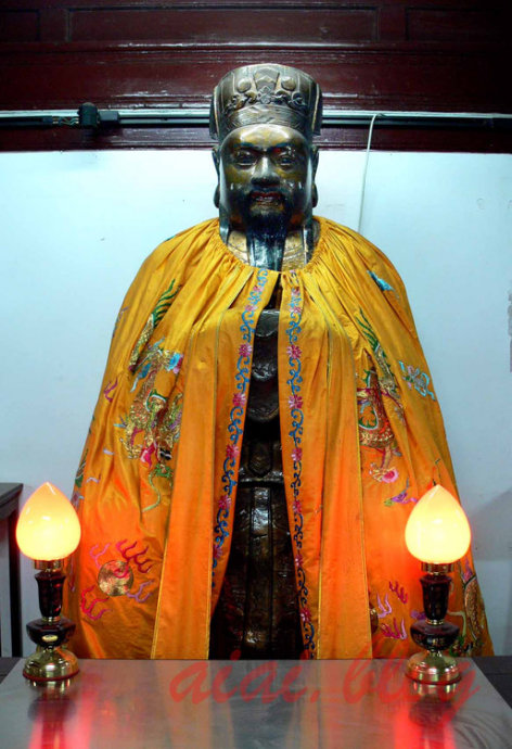 上海白云观清嘉庆年间铸造的玉皇大帝坐像