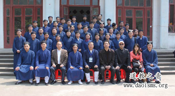 香港青松观董事局总秘书长周和来道长一行到“武汉道教高功音乐学习班”进行文化交流