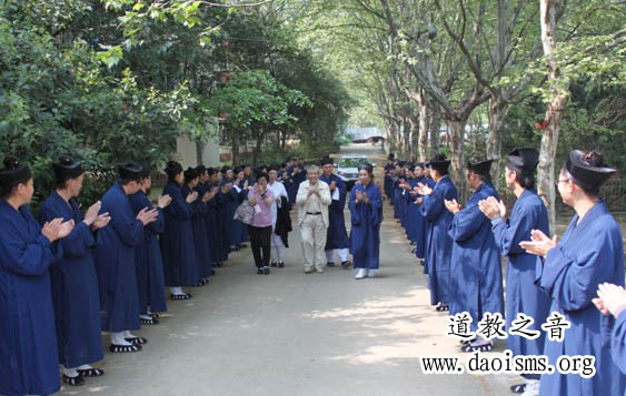 香港著名高道-------飞雁洞洞主刘松飞道长莅临“武汉道教高功音乐学习班”参访交流