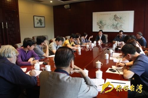 「两岸媒体荆楚行」采访团武当山访道教专家-道音文化