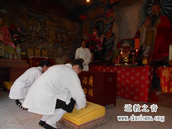 法国博士景秀道长 ”回”家了