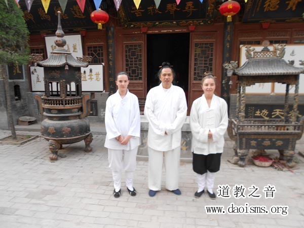 法国博士景秀道长 ”回”家了