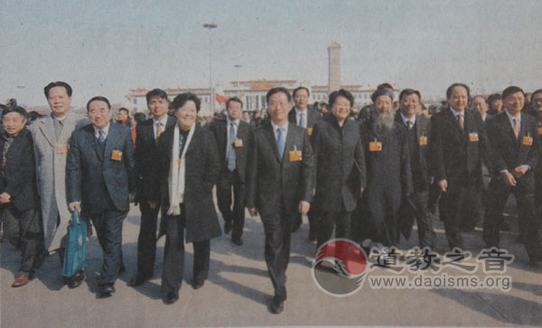 李光富道长在政协十二届一次会议提案
