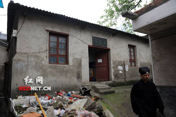 东岳宫现为长沙市江南娱乐在线登录账号
协会所在地，图为东岳宫现有正门（北门）。