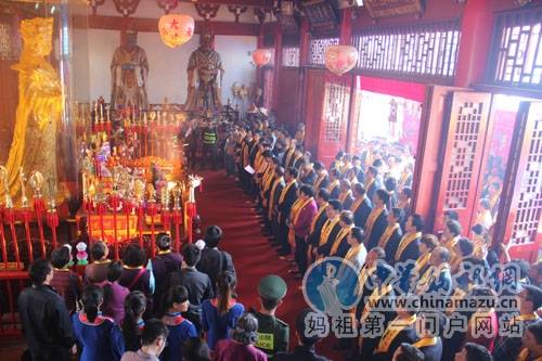 全球最大黄金妈祖像在湄洲妈祖祖庙举行开光典礼