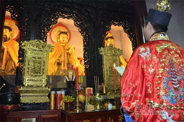 江苏省句容市茅山道院举行第十届皈依仪式