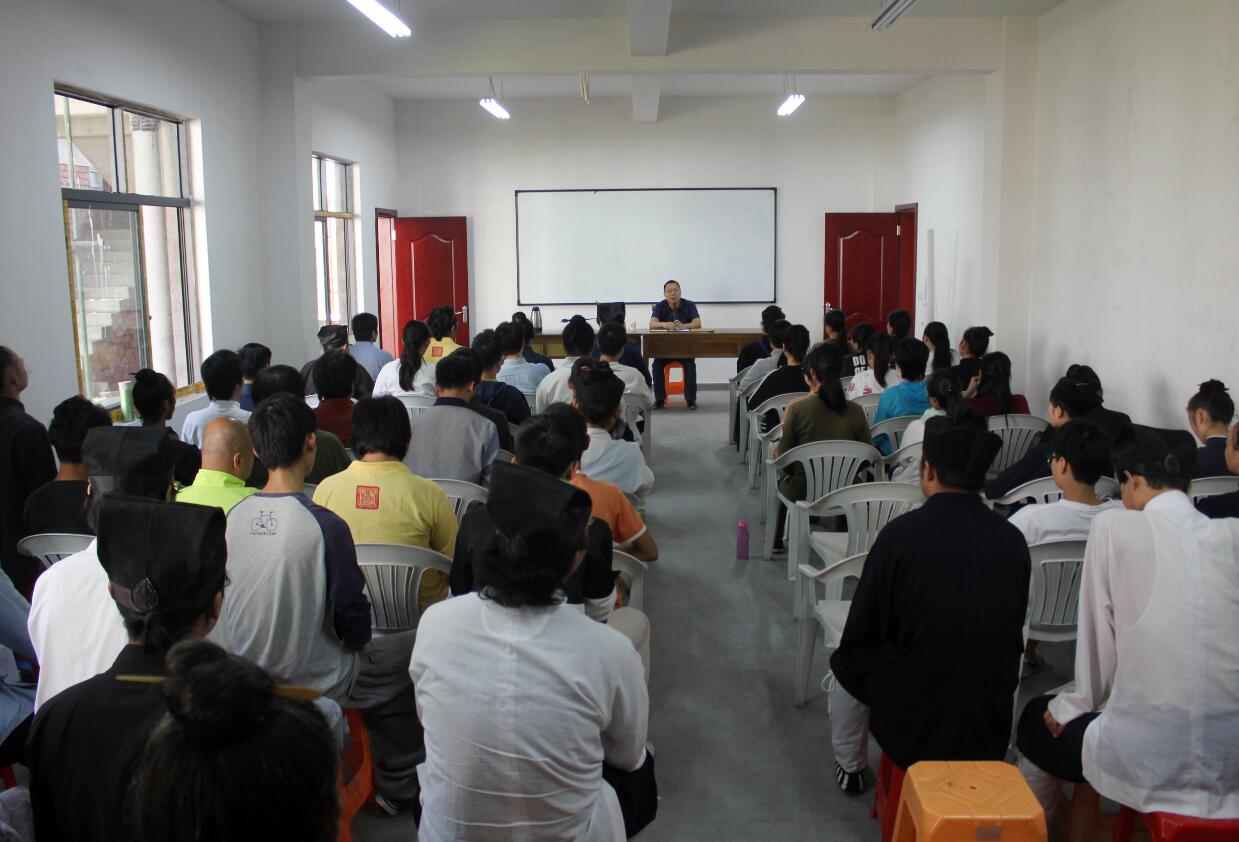 浙江道教学院组织全体师生学习新修订《宗教事务条例》