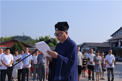 龙虎山嗣汉天师府隆重举行升国旗仪式