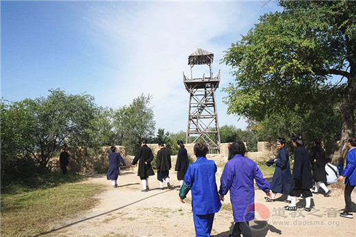 北武当玄帝观道俗前往炮台山进行爱国教育