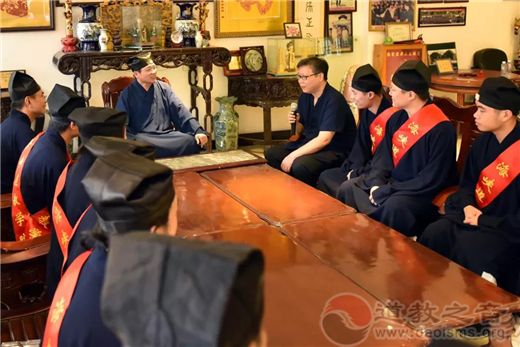 福州裴仙宫联合福州市道协举行升国旗仪式及祭古榕庆典活动