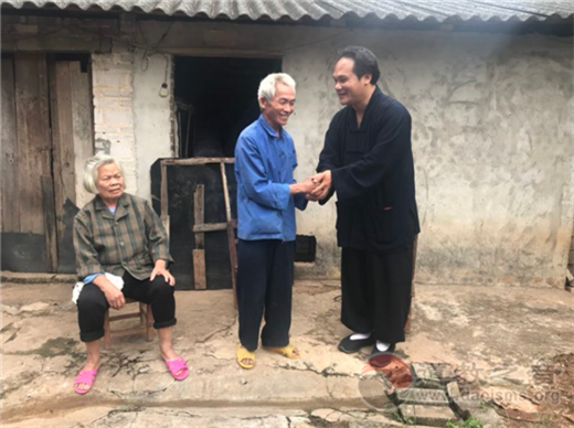 桂平市白石山三清观举办2018重阳敬老慰问活动