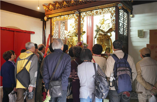 上海市老年大学文史班学员参访上海白云观