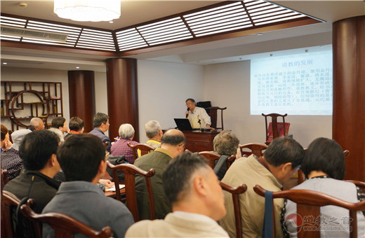 上海市老年大学文史班学员参访上海白云观