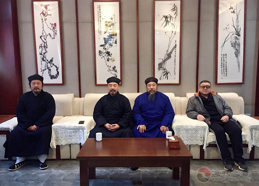 张诚达会长节前看望慰问省内道教老前辈
