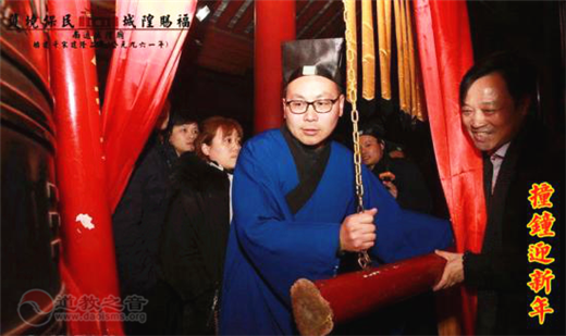 南通城隍庙举行新年撞钟、接财神系列活动