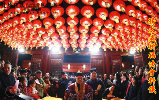 南通城隍庙举行新年撞钟、接财神系列活动