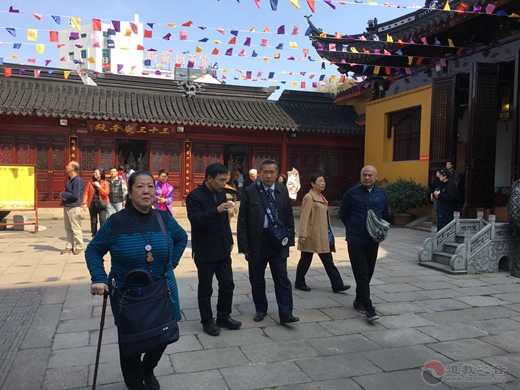 香港一湾圣坛参访团前往苏州城隍庙交流参访