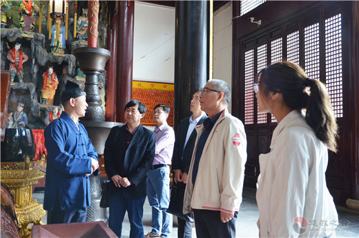 上海市文明和谐寺观教堂创建核查组莅临上海白云观检查