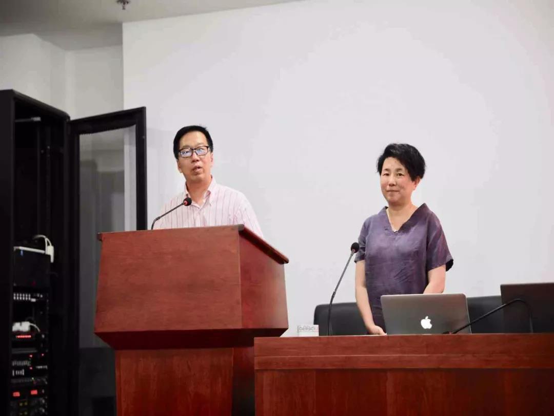 中央美术学院李辰教授来我院举办壁画艺术公益讲座