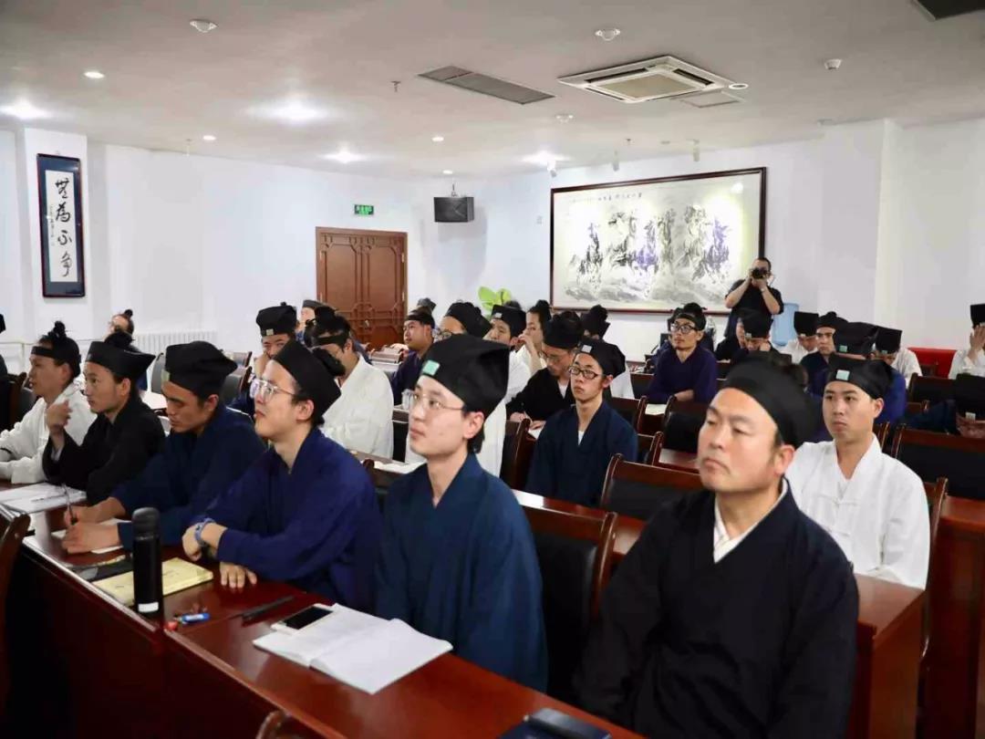 中央美术学院李辰教授在中国道教学院举办壁画艺术公益讲座