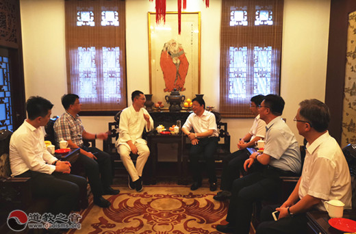海安市委书记顾国标一行到上海城隍庙参访交流