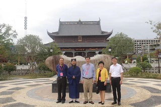 上海浦东新区人大主任一行视察上海财神庙