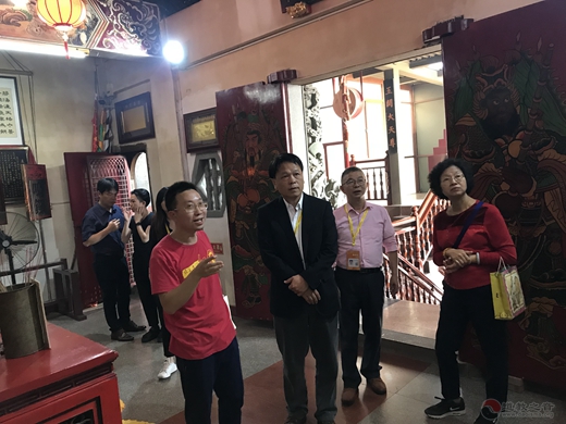 台中市文化局副局长曾能汀莅临朝宗宫参访