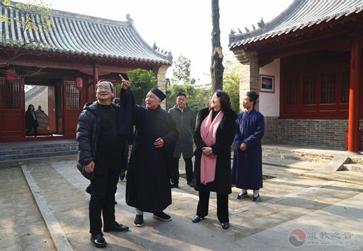 中国社会科学院世界宗教研究所所长郑筱筠致辞