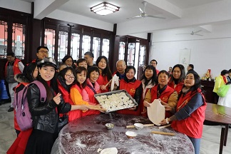 上海市社庄庙举行义工联欢会