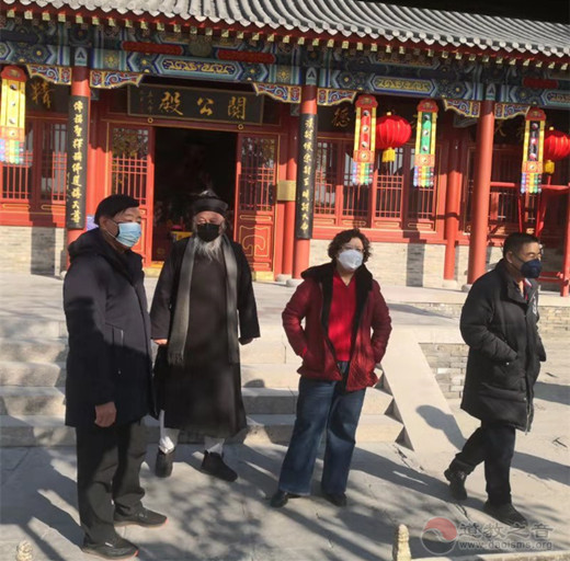 北京市民族宗教委主任钟百利检查怀柔区关公庙防疫工作