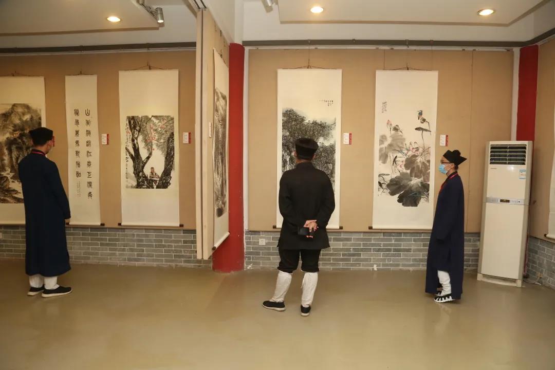 "梅花精神,红色印记"岭南书画名家作品展开幕式在广州