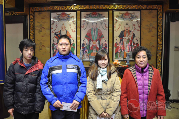 上海城隍庙迎新春系列慈善活动举行