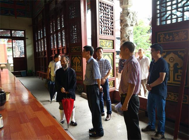 温州市人大常委会副主任潘孝政走访乐清市宗教界代表人士