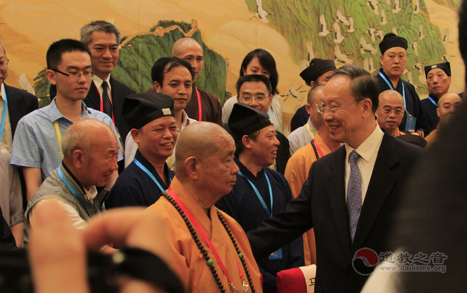 杜青林、齐续春副主席会见参加和平祈祷活动的宗教界代表