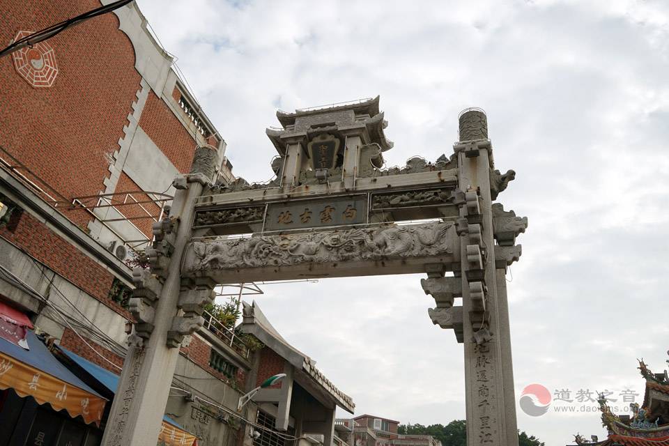 玄妙观始建于西晋太康三年(282年)，初名白云观