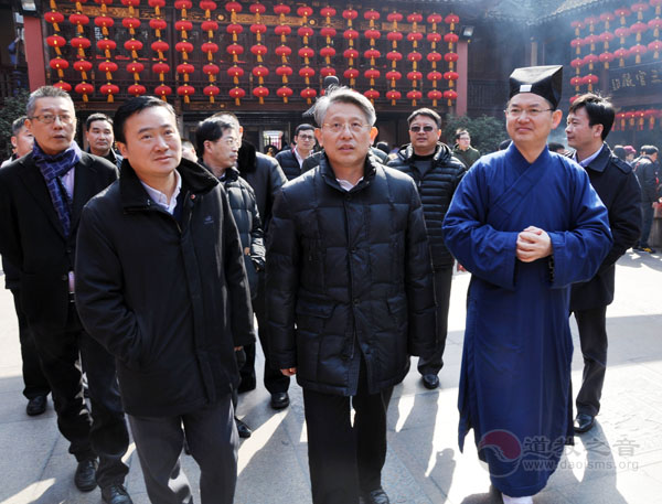 沙海林部长莅临上海城隍庙慰问全市道教界人士