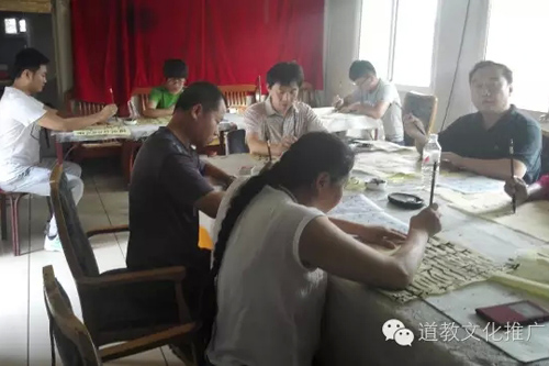 北京药王庙举行太极、书法、义诊公益活动