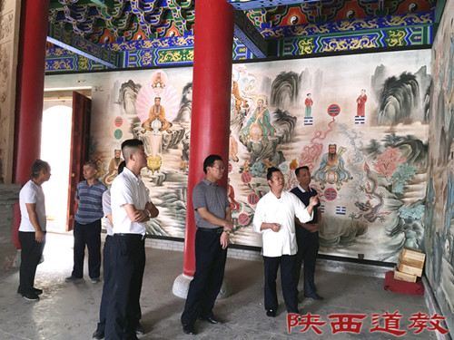 陕西咸阳市民宗局领导对正阳宫进行指导验收