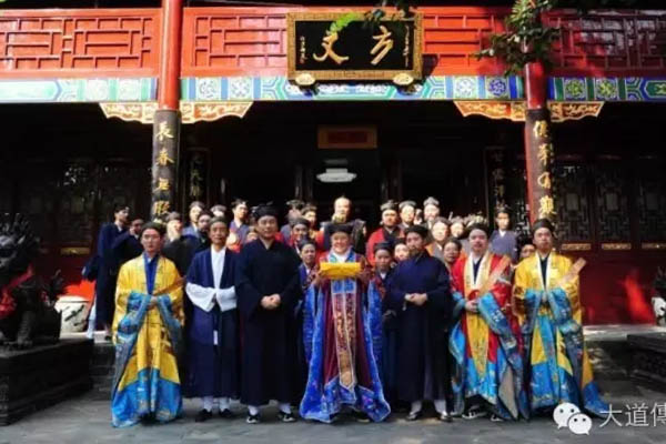 湖北武汉长春观隆重举行恭迎“法统”仪式