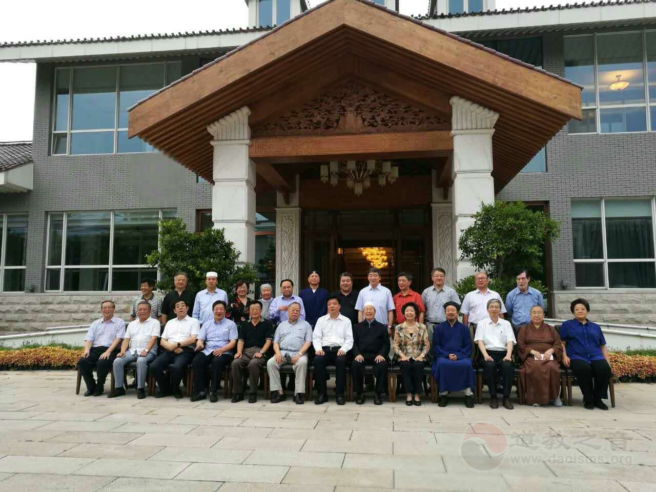 北京市政协领导与首都民族宗教界代表人士座谈