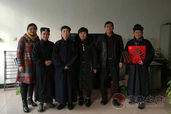 北京佑民观到镇敬老院和救助站开展慰问活动