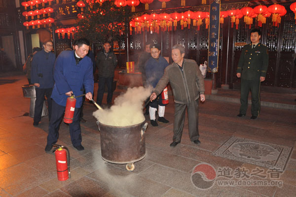 上海城隍庙举办2017春节消防安全知识培训