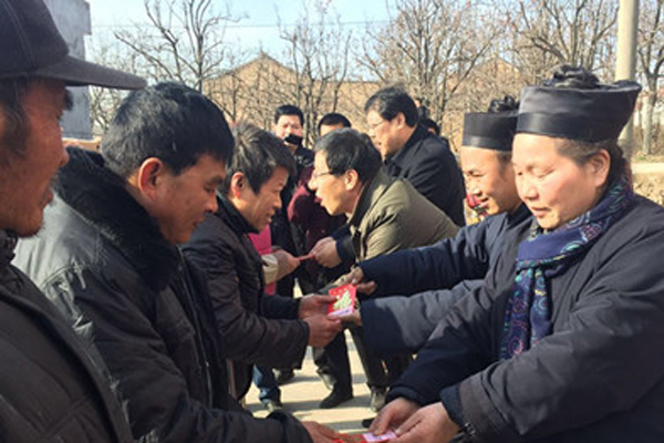 陕西咸阳市民宗局与市道协举行送温暖活动