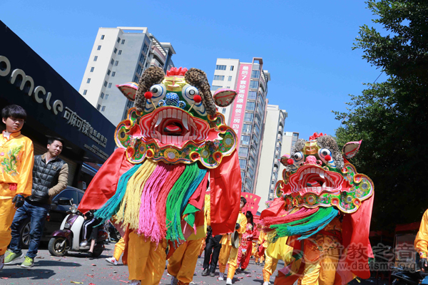 广东陆丰市妈祖文化团体举行巡境布安活动
