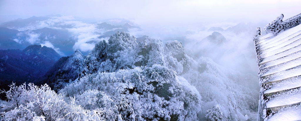 091优秀作品：大岳雪霁（摄影：陆国庆）