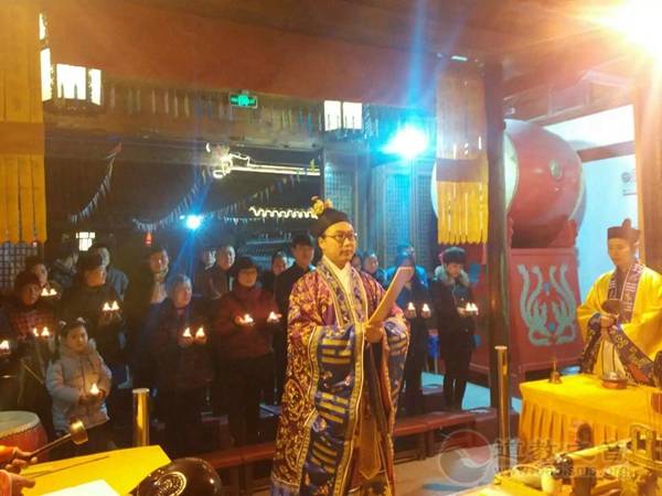 江苏高港城隍庙为地震灾区同胞举办祈福超度法会