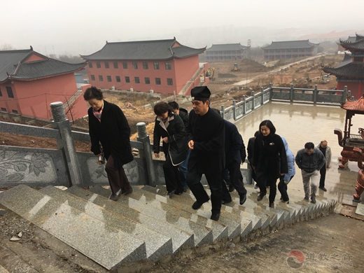 南京市政协领导一行来方山洞玄观进行视察